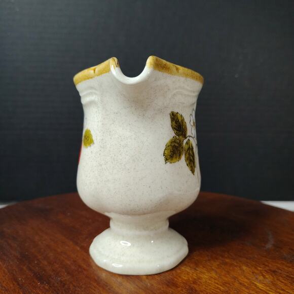 MIKASA Strawberry Festival Cream Creamer Pedestal - Picture 4 of 7